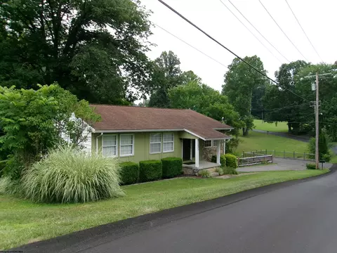 1633 Big Tree Dr, Fairmont, WV 26554