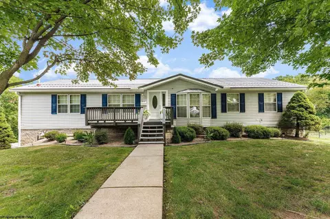 912 W Park Ave, Westover, WV 26501