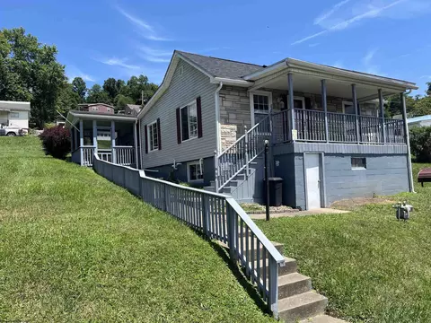 411 Merrill Ave, Rivesville, WV 26588
