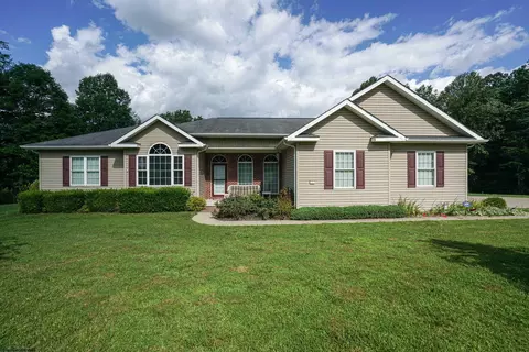 25 Marjorie Ct, Clarksburg, WV 26301