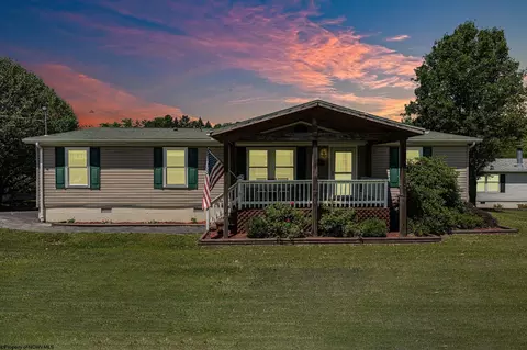 73 Swan Ln, Grafton, WV 26354