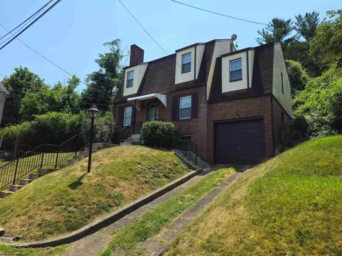 10 Davis Pl, Clarksburg, WV 26301