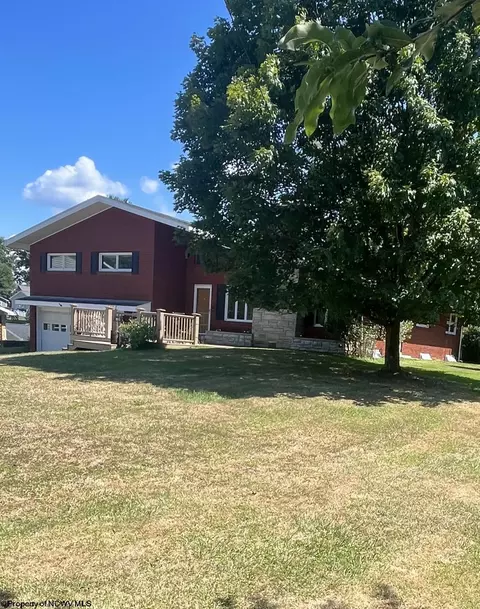 101 E Olive St, Bridgeport, WV 26330 photo 3