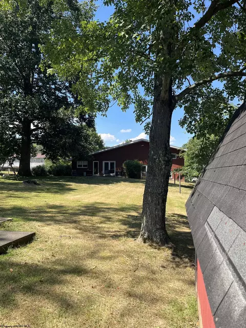 101 E Olive St, Bridgeport, WV 26330 photo 9
