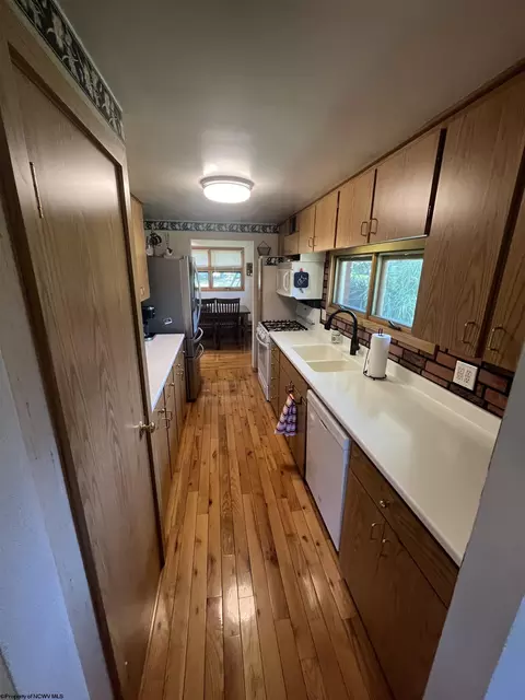 101 E Olive St, Bridgeport, WV 26330 photo 13
