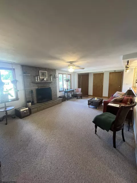 101 E Olive St, Bridgeport, WV 26330 photo 12