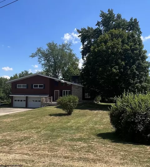101 E Olive St, Bridgeport, WV 26330 photo 4
