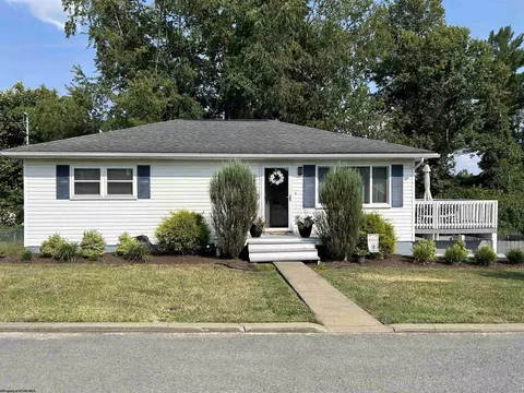 1517 Farrell St, Fairmont, WV 26554