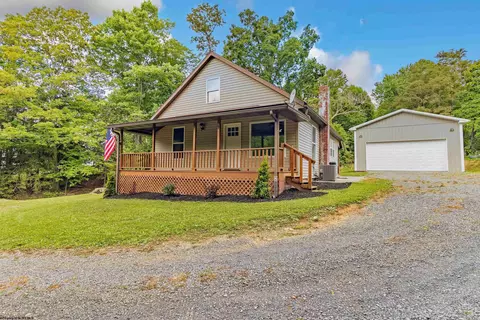 683 Brookhaven Rd, Morgantown, WV 26508