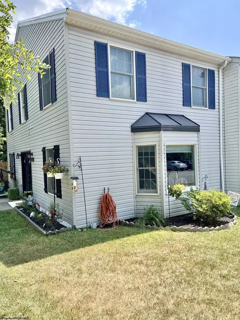 1008 Fritz Cir, Fairmont, WV 26554