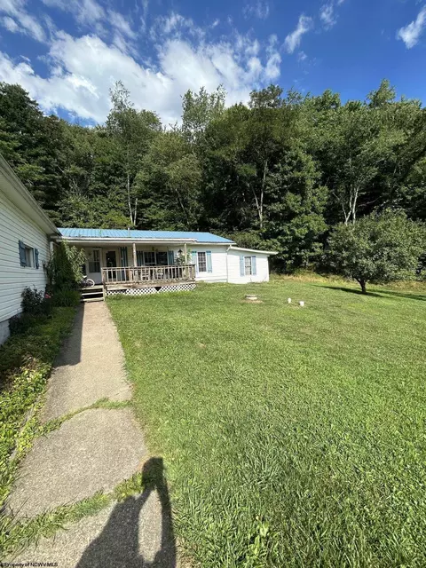 112 Wanless St, Buckhannon, WV 26201