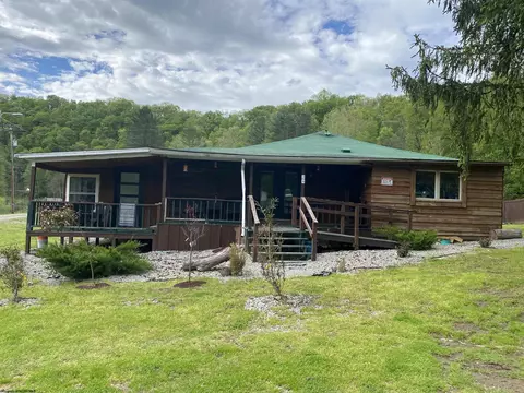 34 Old Crow Dr, Buckhannon, WV 26201