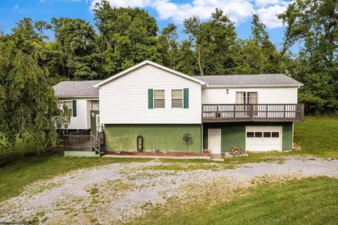 158 Arbogast Ln, Morgantown, WV 26508