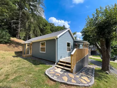 499 E Grafton Rd, Fairmont, WV 26554