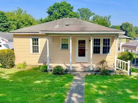 31 Pricketts Fort Rd, Fairmont, WV 26554