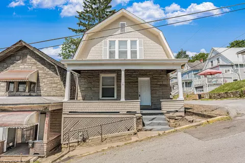 1112 Alexander Pl, Fairmont, WV 26554