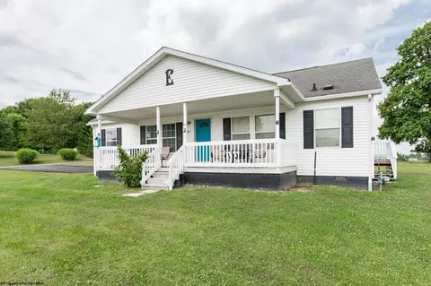 110 Fairfax Ln, Reedsville, WV 26547