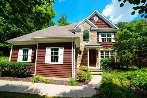 4310 Brettwood Ln, Morgantown, WV 26508