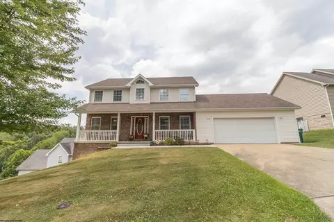 148 Oakwood Cir, Bridgeport, WV 26330