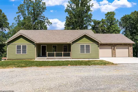 51 Riffle Rdg, Morgantown, WV 26508