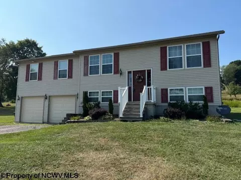 75 Alex Dr, Kingwood, WV 26537