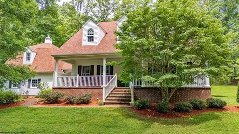 853 Meadowdale Rd, Fairmont, WV 26554