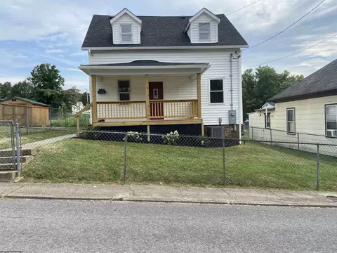 104 Thorn St, Clarksburg, WV 26301