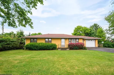 80 Maple St, Masontown, WV 26542