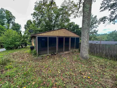1235 Tyson St, Morgantown, WV 26505