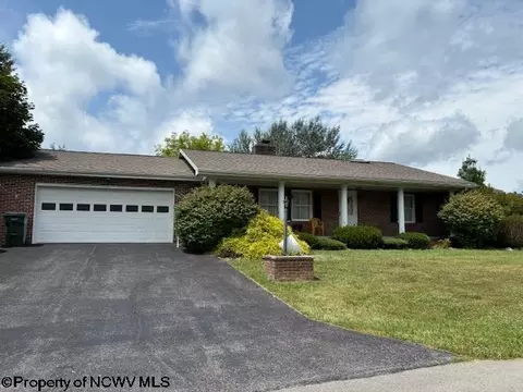 129 Circle Dr, Buckhannon, WV 26201
