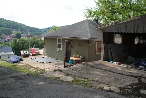 247 249 Mound Ave, Weston, WV 26452