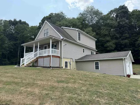 142 Auburn Hills Dr, Bruceton Mills, WV 26525