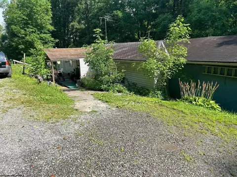 150 Whitehair Mountain Rd, Clarksburg, WV 26301