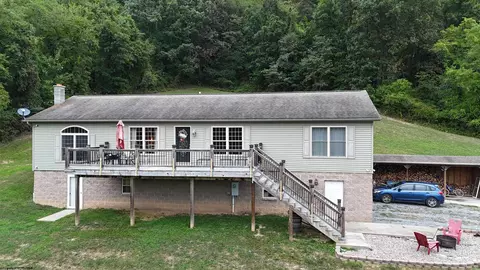 40 Ellen Ln, Fairview, WV 26570