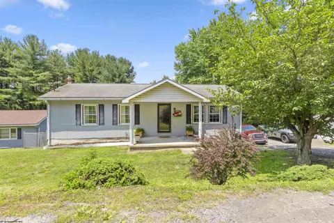 424 Shawnee Dr, Morgantown, WV 26508
