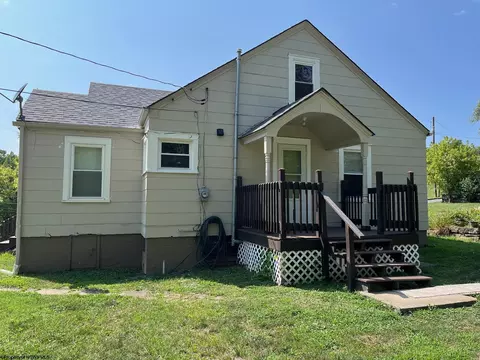 1652 W Veterans Memorial Hwy, Rosemont, WV 26424