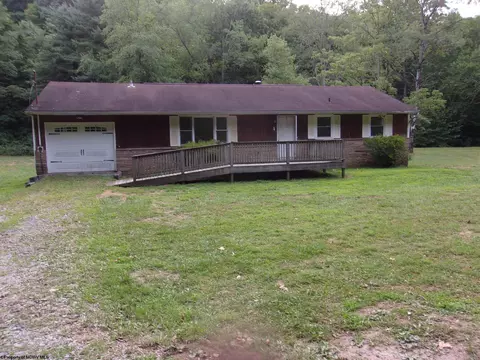 2508 4-h Camp Rd, Morgantown, WV 26508
