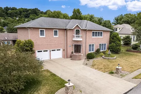 1136 Steeplechase Dr, Morgantown, WV 26508