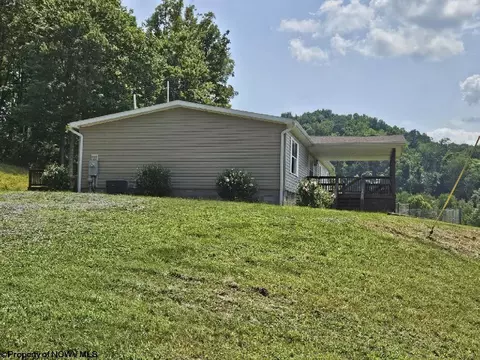 2044 Jarvisville Rd, Salem, WV 26426