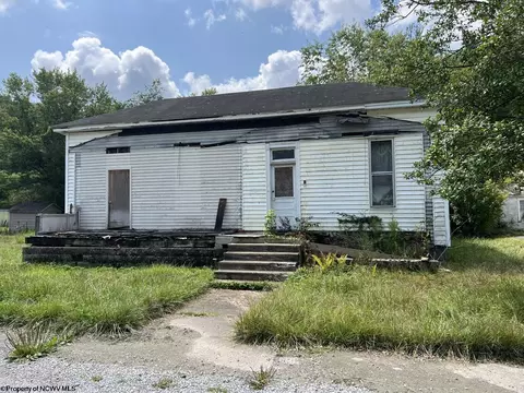 8 Monroe St, Salem, WV 26426 photo 2
