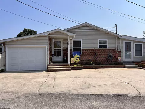 118 Whiteman Ave, Elkins, WV 26241