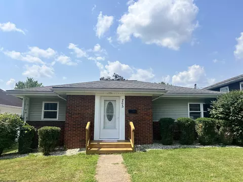 205 Newport Ave, Morgantown, WV 26501