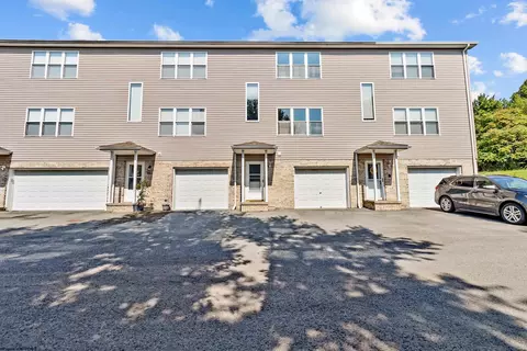 2002 Pierpont Hts, Morgantown, WV 26508