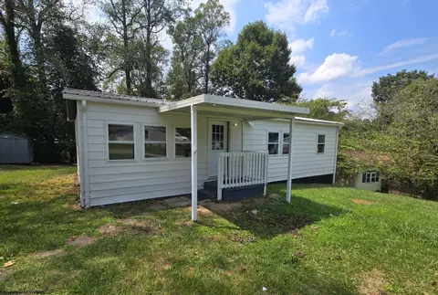 87 Poplar St, Lost Creek, WV 26385