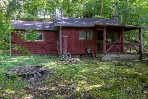 495 Falling Run Rd, Morgantown, WV 26505