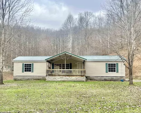1186 Walker Fork Rd, Copen, WV 26615 photo 2