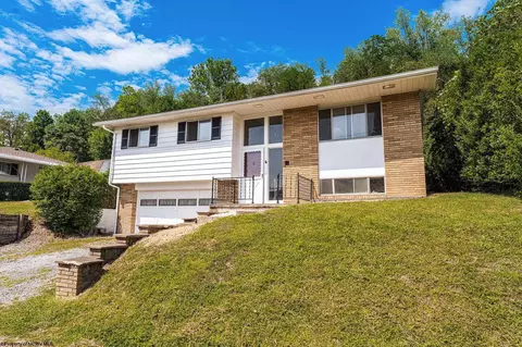1481 Tremont Ave, Morgantown, WV 26505