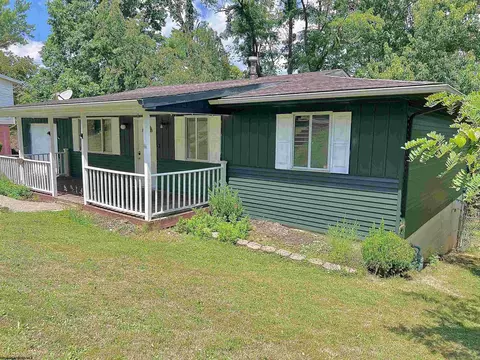 1808 Lafayette Cir, Fairmont, WV 26554