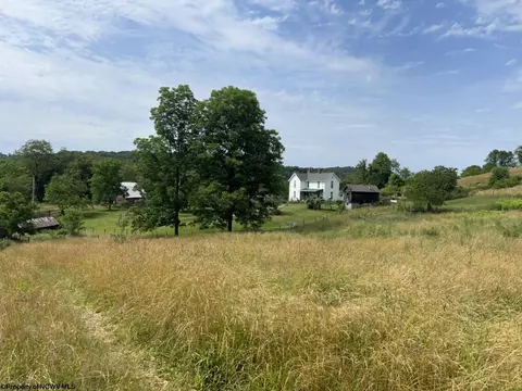 1479 Oak Grove Rd, Independence, WV 26374