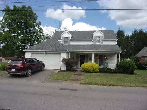 21 Boggess St, Buckhannon, WV 26201